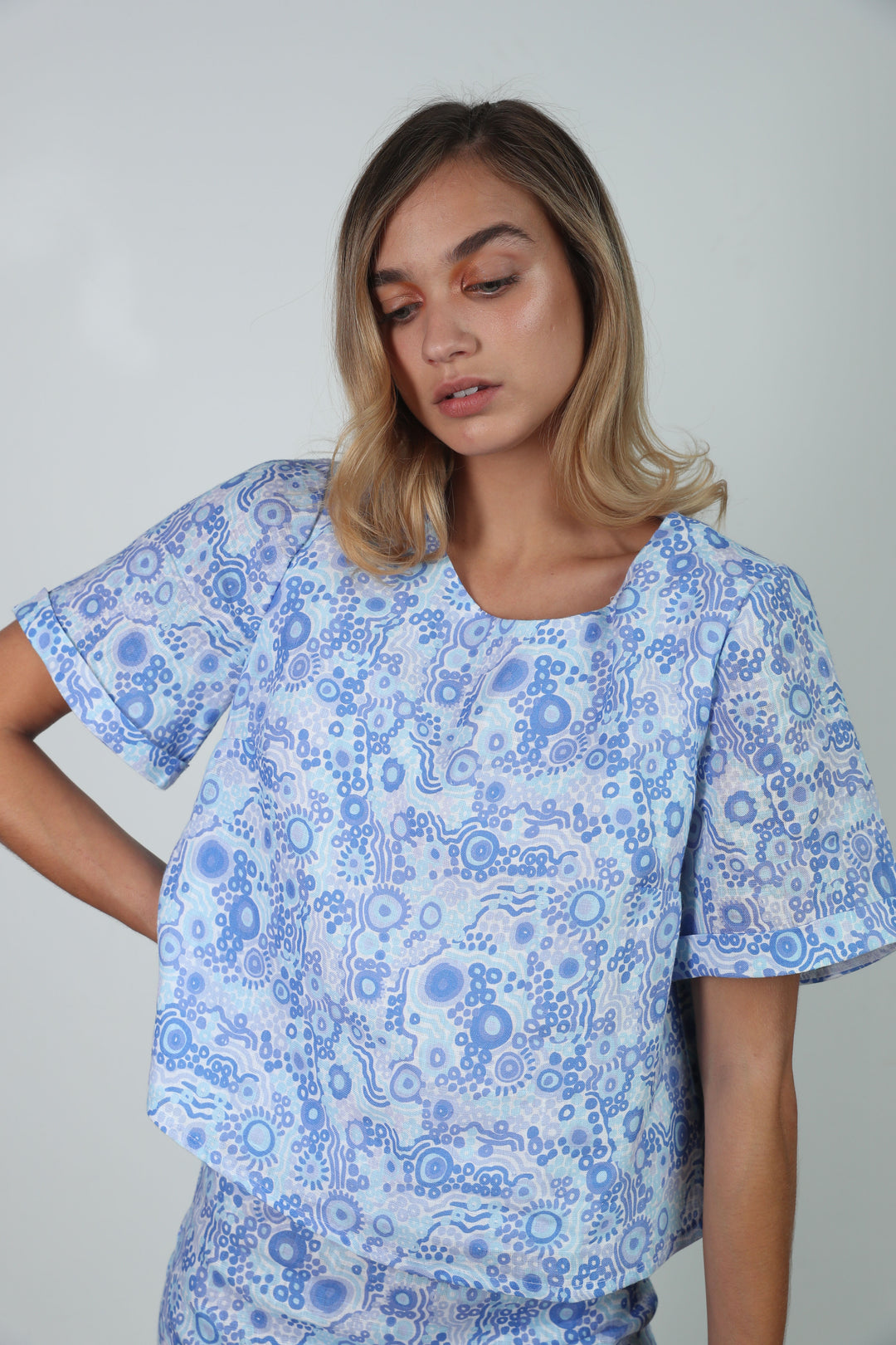 Laura Linen Tee